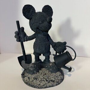 2014 Disney Epcot International Flower & Garden Festival Mickey Mouse Figure 12"